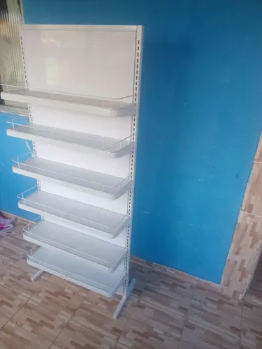 Expositor em pra vender ligeiro