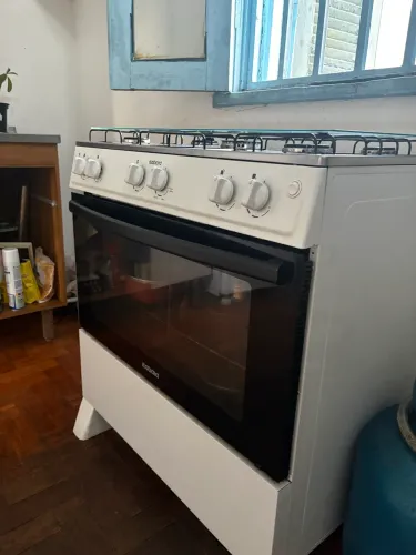 Fogão Itatiaia 5 Bocas Branco com Mesa de Inox e Tampa de Vidro - Usado