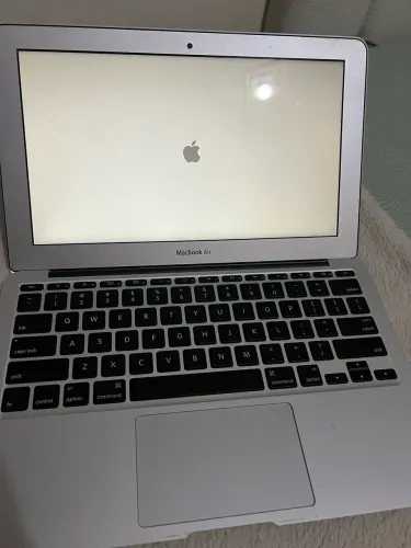MacBook Apple slim bem novinho