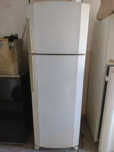 Vende-se geladeira Mabe Frost Free.