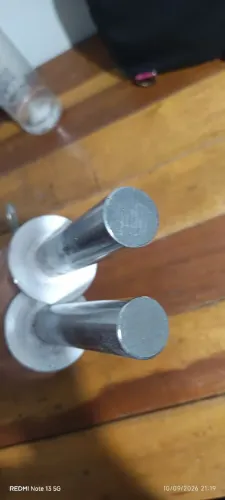 Par de barras maciças com presilhas