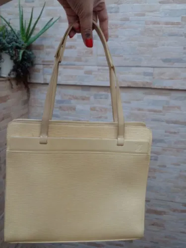 Lv epi leather