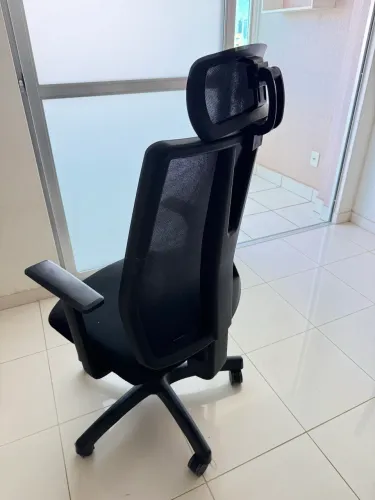 Cadeira Frisokar Addit com Apoio de Cabeça - Ergonômica