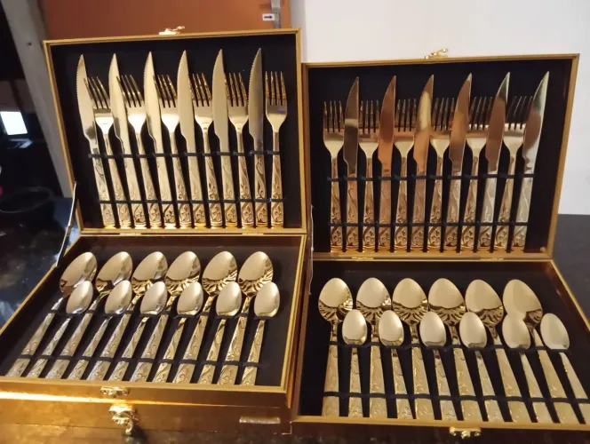 Jogo Faqueiro Inox 24 Peças C/ Detalhes Dourado + Maleta