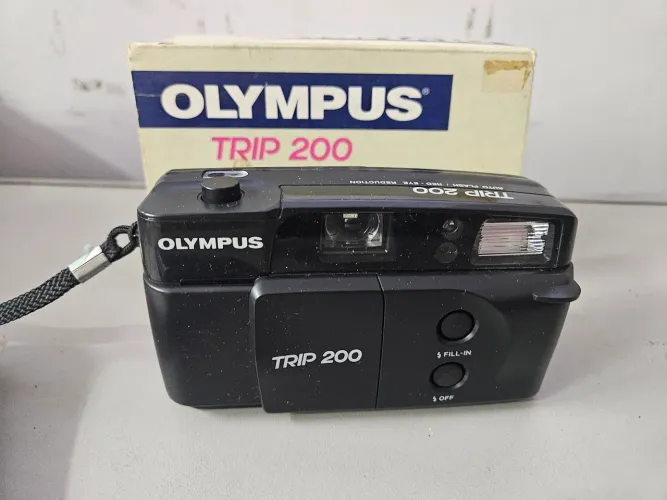 Olympus Trip 200 com caixa, No estado / SEM TESTE