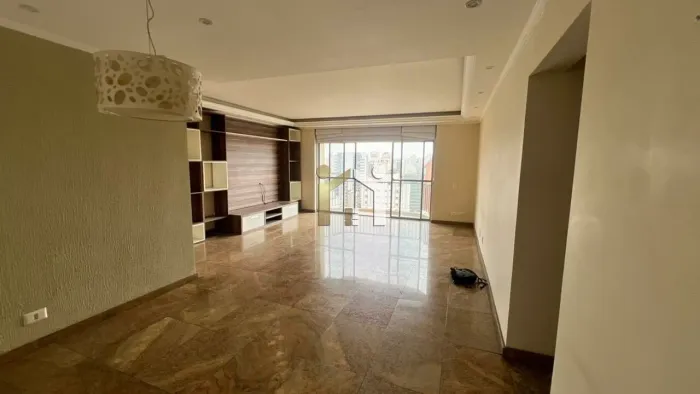 Apartamento em moema em andar alteo com 180 m²,4 dormitórios sendo 1 suite e 2 vagas