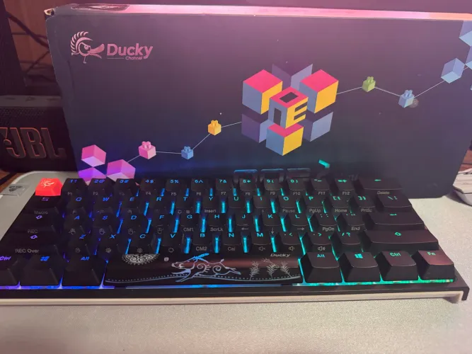 Teclado Gamer Ducky one 2 mini year of the pig