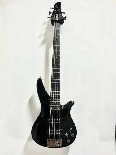 Baixo RBX375