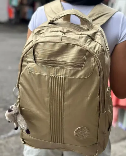 Mochila Kipling metalizada 