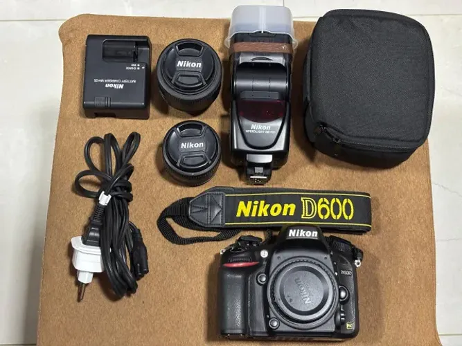 Nikon D600 Full Frame + 35mm + 50mm + Flash SB-700 | Kit Completo