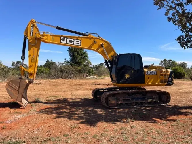ESCAVADEIRA HIDRAULICA JCB 2022