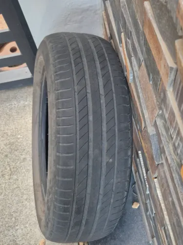 Pneu original Michelin 185/60 R15