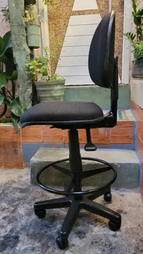 Cadeira Caixa para Escritório ou Balcão Semi Nova