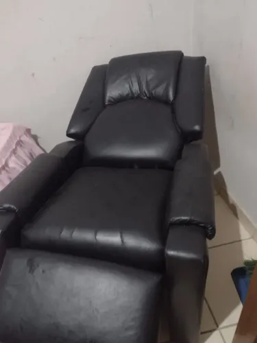 poltrona reclinável de couro 