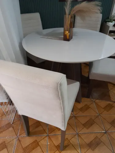 Mesa de jantar 4 cadeiras