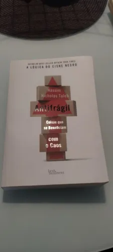 Aproveite!! Livro Antifrágil - Taleb
