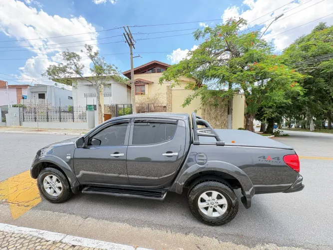Mitsubishi L200 Triton HPE 3.5 CD V6 24V Flex Aut. 2011
