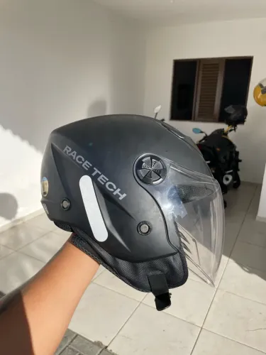 Capacete race tech seminovo