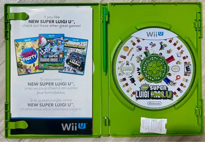 New Super Luigi U brasileiro com luva - raro para colecionador Wii U