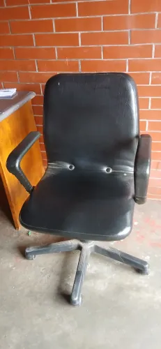 Cadeira leia o anuncio 