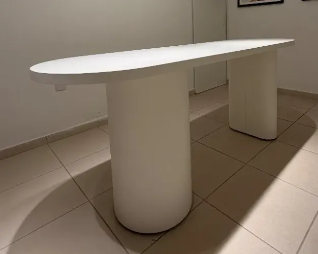 Mesa Orgânica em MDF Branco - Design Moderno e Sofisticado