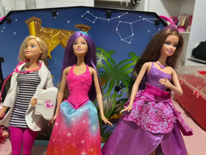 Kit com 3 barbies aleatorias