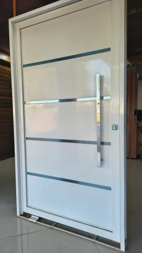 Porta Pivotante Aço 100% Galvanizado Branca com Puxador Inox -
