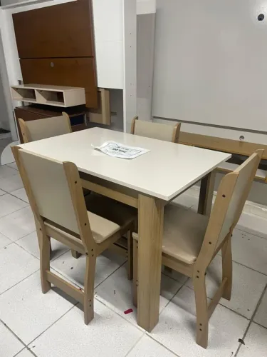 Mesa de jantar !!! 4 lugares entrega imediata