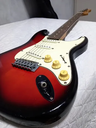 Guitarra Strinberg Stratocaster Revisada Blindada Cordas Novas - Estuda Troca  