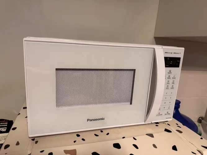 Microondas Panasonic 21L Branco semi novo