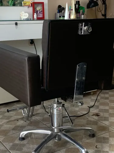 Cadeira Poltrona Salão Luxo