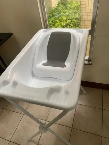 Banheira de Bebê com Mangueira + Suporte + Redutor - Até 20Kg