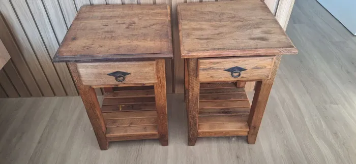 Conjunto mesa lateral madeira de demolição 