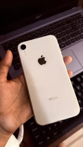 iphone XR - 64GB 