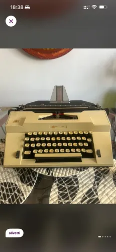 Máquina de datilografia Olivetti 