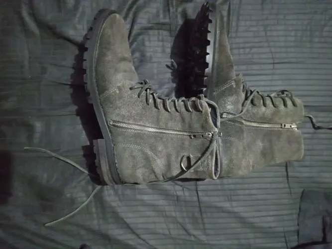 Bota de marca 3 pares
