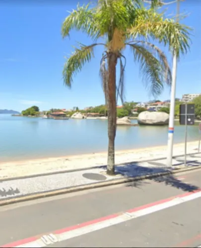 Apto em Coqueiros 3D com suíte 
