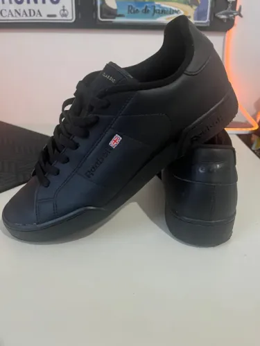Tênis Reebok Npc Ii Preto 41 Sapato casual estiloso, elegante e confortável. All Black