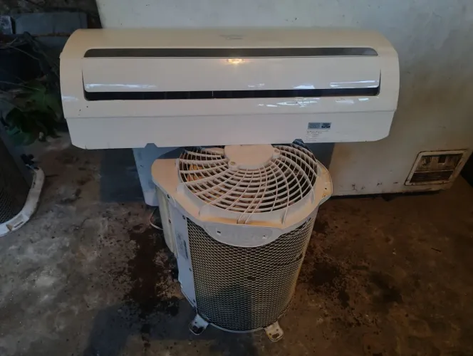Ar Condicionado Midea 9000 BTUs (quente e frio)