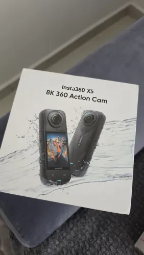 Camera Insta 360 X5