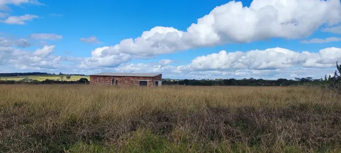 Chácara 2.000m² com casa, cercada - 20 min de Vitória da Conquista