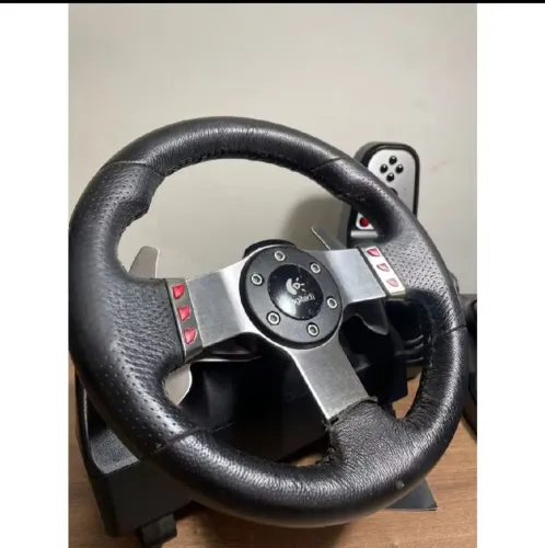 Volante completo Logitech g27 em ótimo estado de conservação
