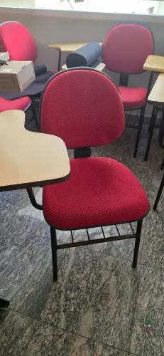 20Cadeiras Universitária escolar c/Prancheta e porta-Livros (gradil metal abxo do assento)