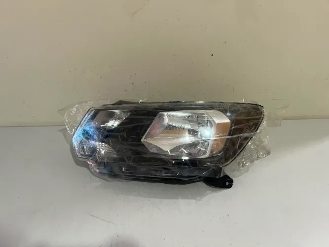Farol esquerdo Gol / Voyage G8 / Saveiro G7 2017/2018/2019/2020/2021/2022/2023