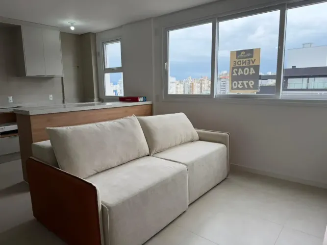Apartamento Mobiliado no Centro de Florianópolis | 1 Suíte + Lavabo | Infraestrutura Compl