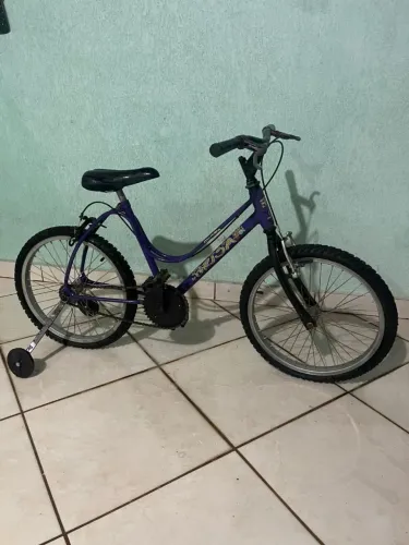 Bicicleta infantil Roxa