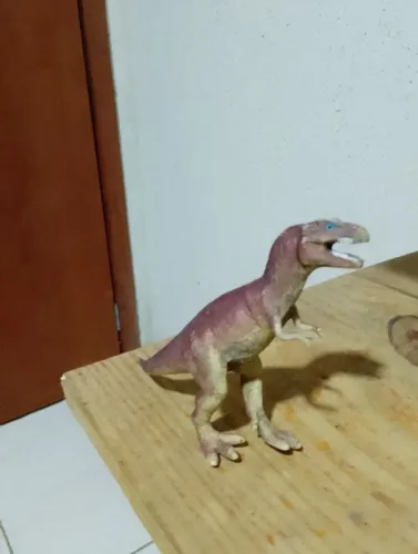 dinossauro de brinquedo
