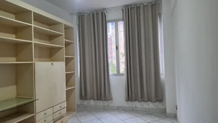 Apartamento a 100mts da Praia com Vista lateral para o Mar