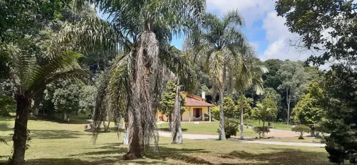 Chácara em condomínio com casa charmosa, estilo europeu com 10.946 m²: São José dos Pinhai