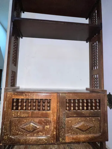 Estante de Madeira Maciça Imbuia/Mogno - Estilo Colonial